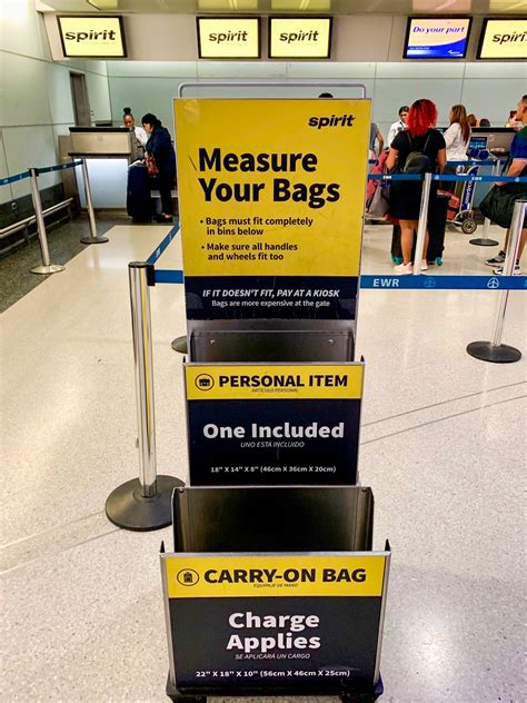 bag sizes for spirit airlines.